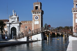 ponte, venezia, canale, chiesa, acqua, campanile, torre, torri, legno, orologio