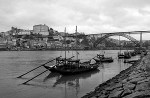 ponte, fiume, barche, bianconero, acqua, arco, case, scorcio, ferro, città, imbarcazioni, panorama