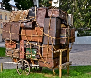 ruote, carretto, valigie, bauli, erba, corda, alberi, verde, legno, ruota, prato, corde, vintage, palazzo, marrone, bagagli, finestre